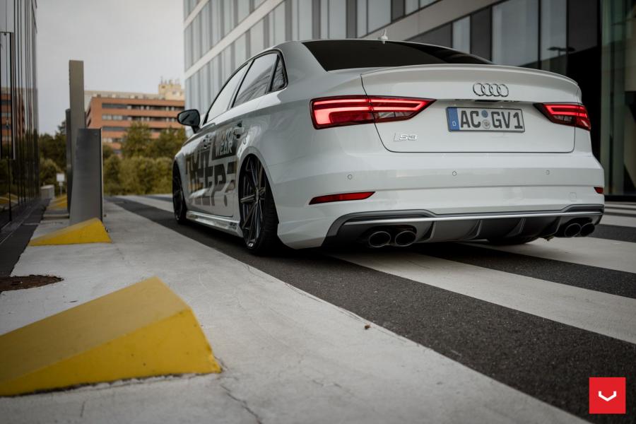  Audi S3 Sedan on Vossen Wheels (VFS10) 2017 года  (фото 16 из 52)